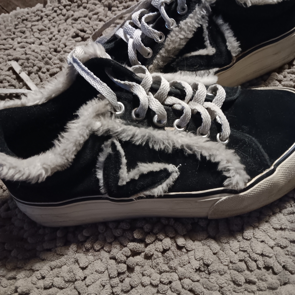 PLAYBOY Vintage Black and White Suede Furry Sneakers. 8